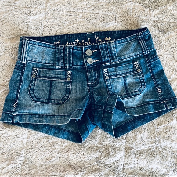 Industrial Cotton | Double Button Denim Shorts - Picture 2 of 6